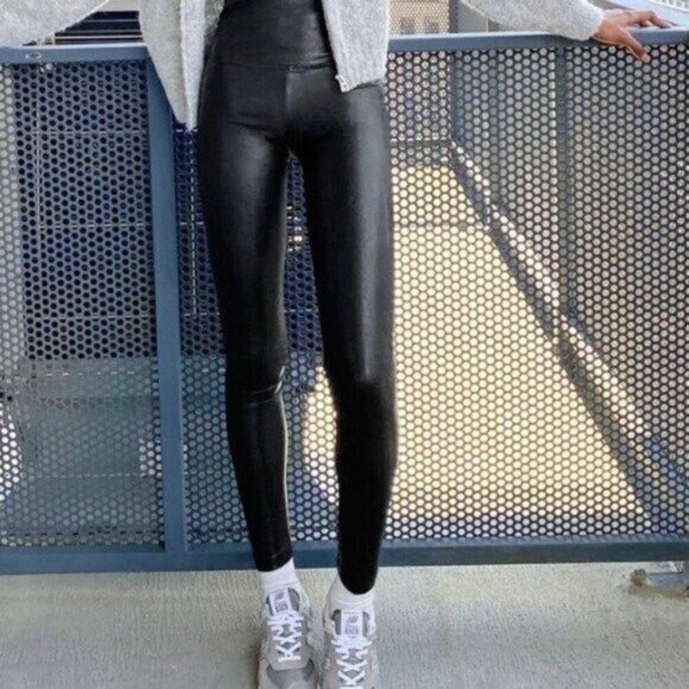 Like New! Aritzia Japanese Faux Leather Black Leggings, XS